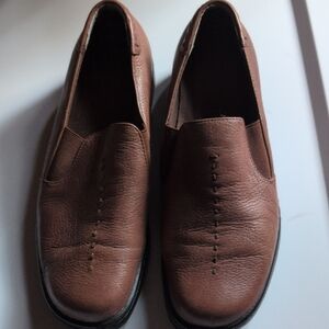 Elegant Naturalizer Brown Leather Women's Loafers